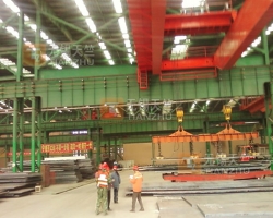 上海鋼廠剛體滑觸線案例