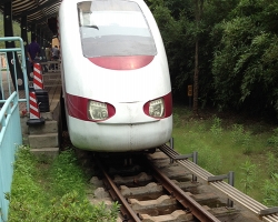 廣州游覽火車單極滑觸線